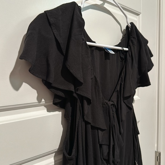 Old Navy Black Ruffle Short Sleeve VNeck Size Large NWT - Picture 6 of 10